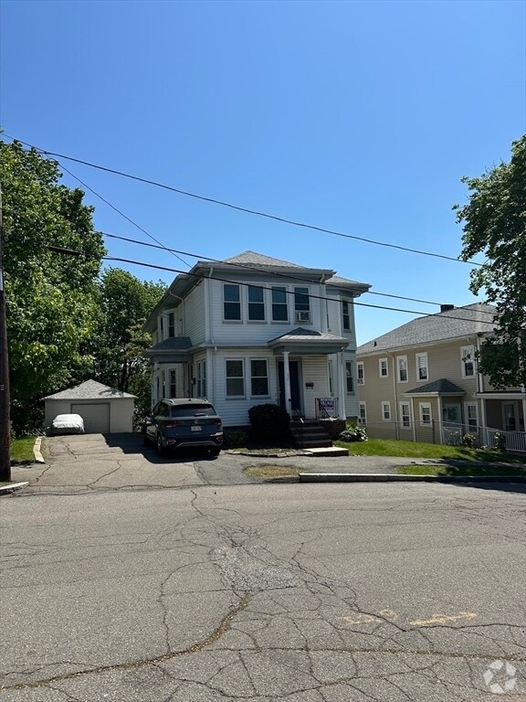 Building Photo - 270-272 Holbrook Rd