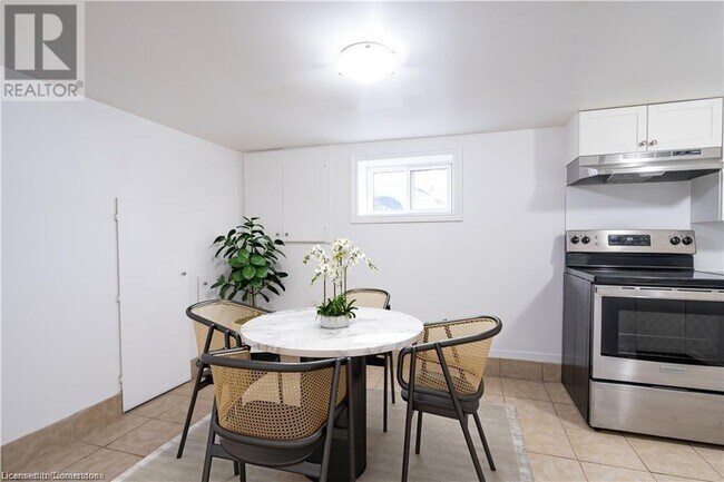 Photo du bâtiment - 203 E 15th St