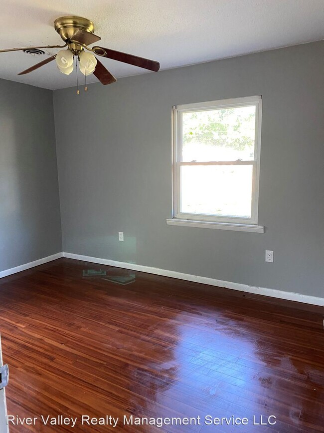 Building Photo - 3 br, 2 bath House - 828 N Parker Rd