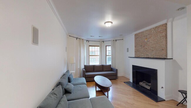 Foto del edificio - 5327 S Harper Ave
