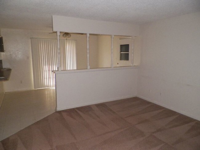 Building Photo - Great East Lawton 4 bedroom home