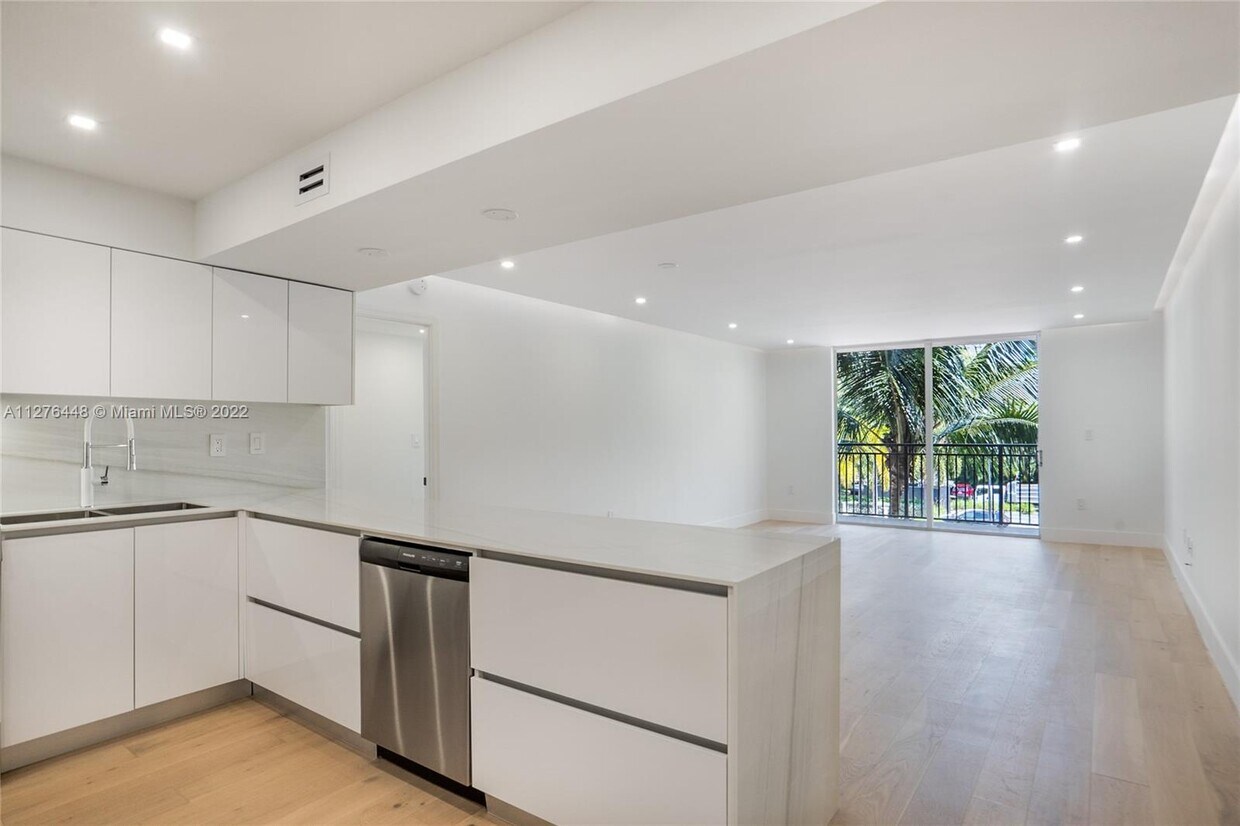 Foto principal - 17107 N Bay Rd