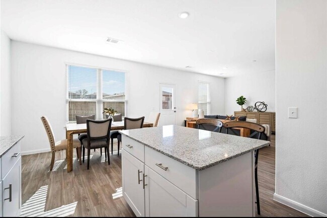 Foto del edificio - 6918 Telean St