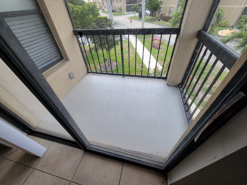 Building Photo - 5303 Summerlin Rd