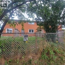 Building Photo - 809 Walter St