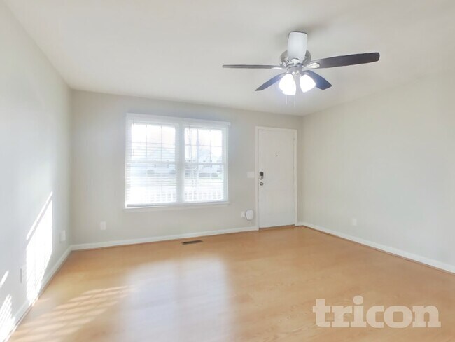 Foto del edificio - 712 Paige Ct