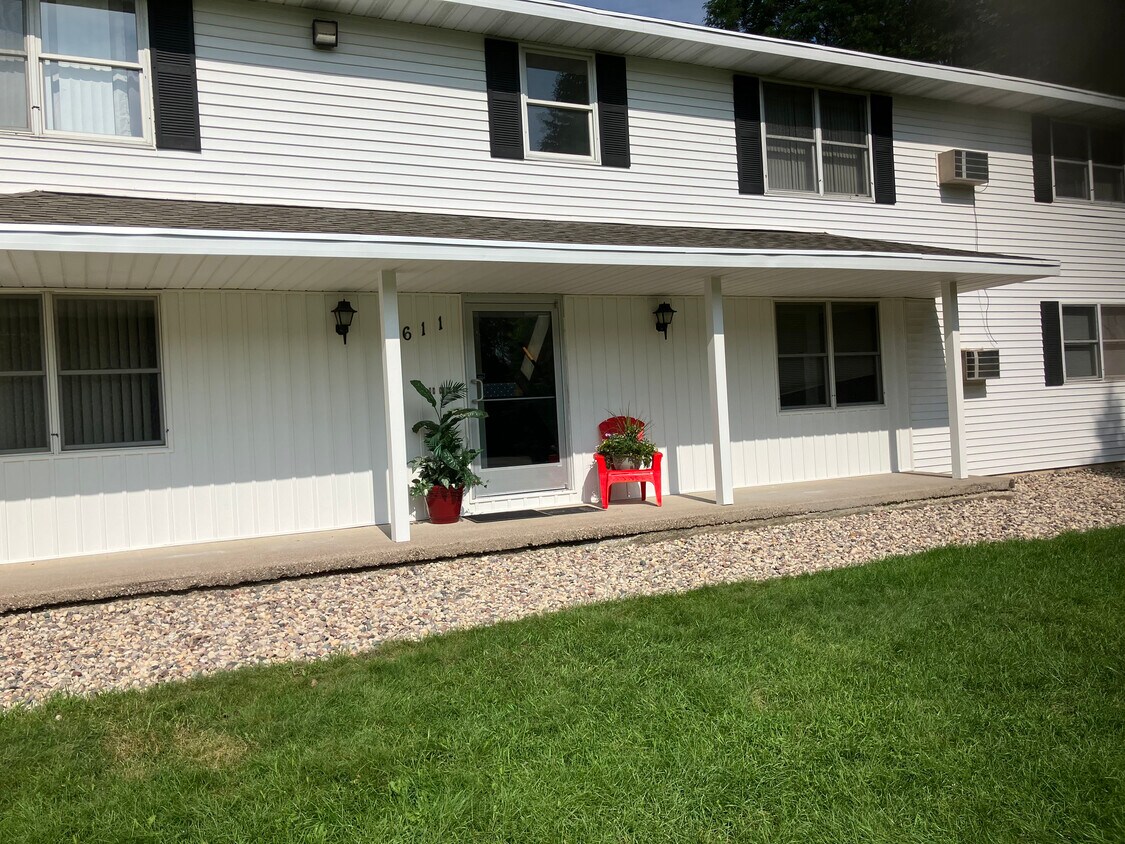 Primary Photo - Harrison House Apartments
