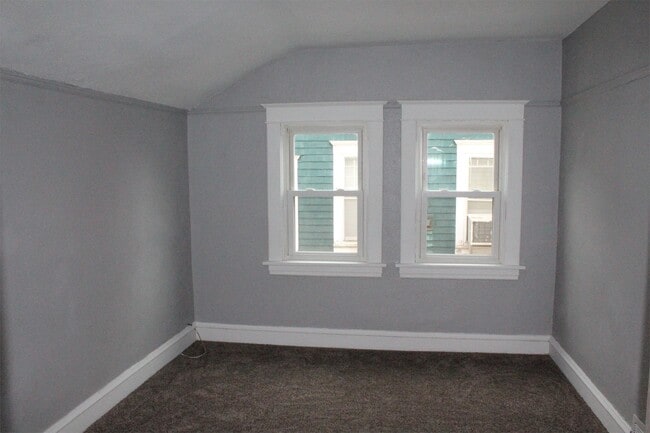Building Photo - 1725 D Ave NE