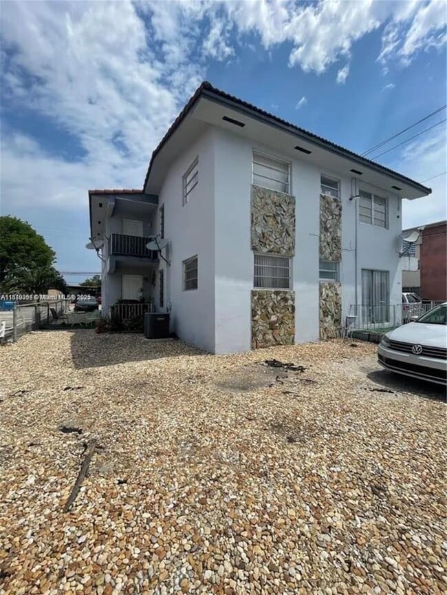 Building Photo - 4381 W Flagler St