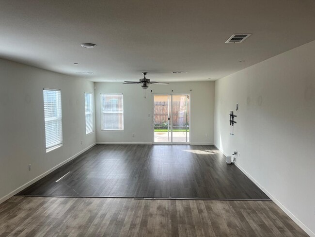 Foto del edificio - 5545 W Saginaw Way