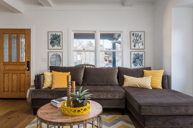 Building Photo - 1119 Logan St