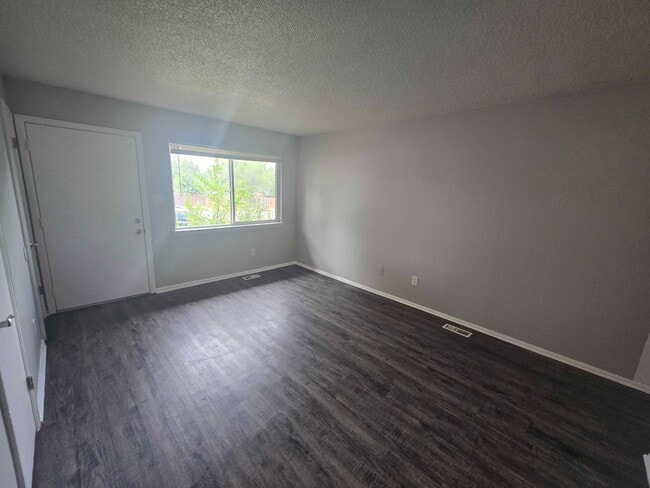 Building Photo - 321 S Murray Blvd