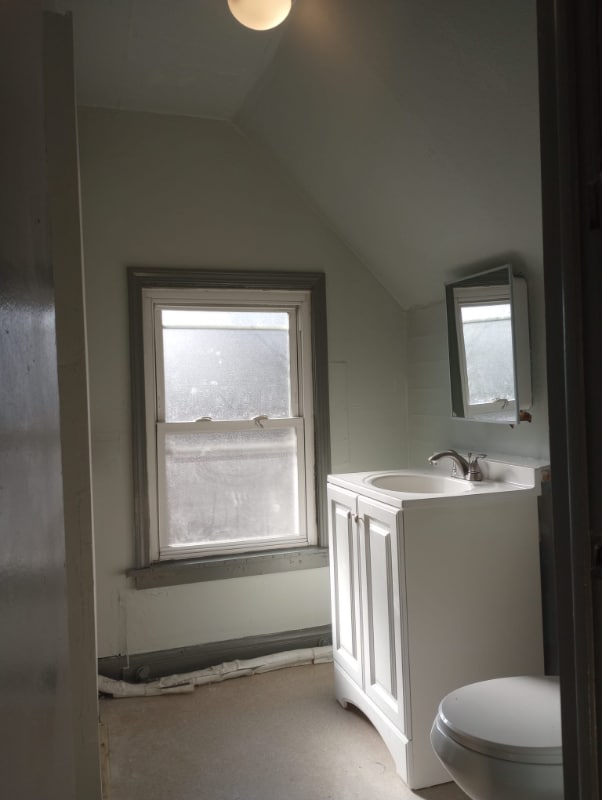Building Photo - 1422 W 84th St