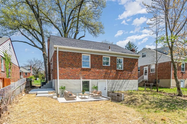 Building Photo - 6047 Yosemite Dr