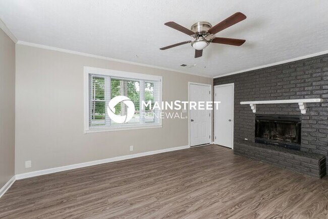 Foto del edificio - 3 Bedroom Pet-Friendly Home in Jeffersonville, IN with Main Street Renewal