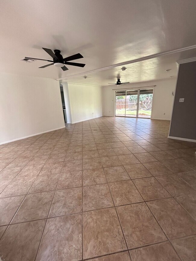 Building Photo - DRIVE-THRU Double Car Garage in the MacArt...