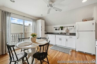 Building Photo - 25 Edison Green