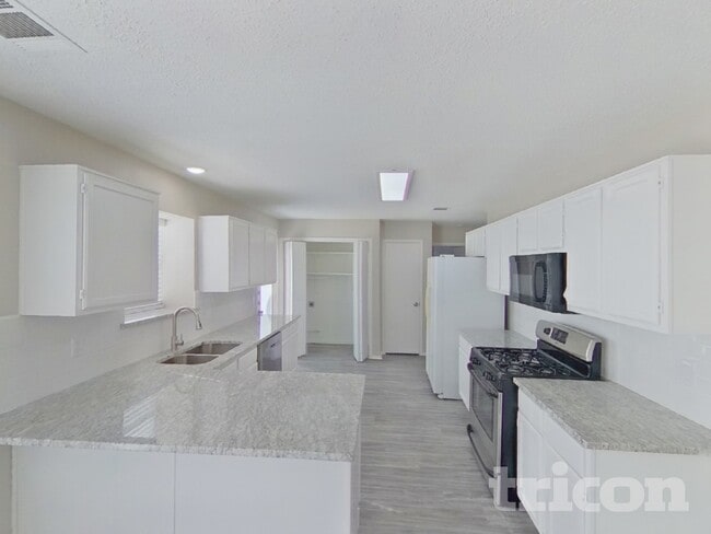 Building Photo - 8406 Americas Cup