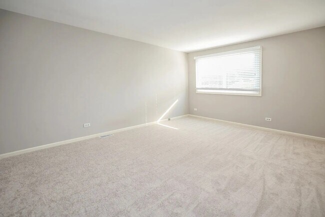 Foto del edificio - 1329 Stonegate Rd
