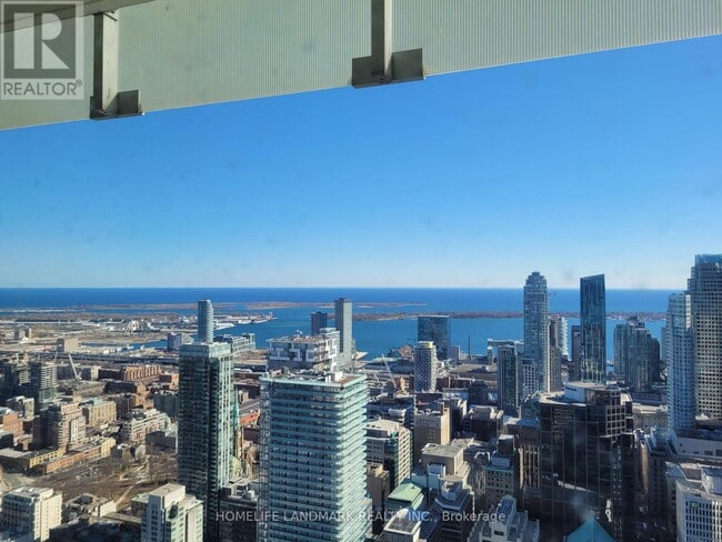 Building Photo - 197 Yonge St