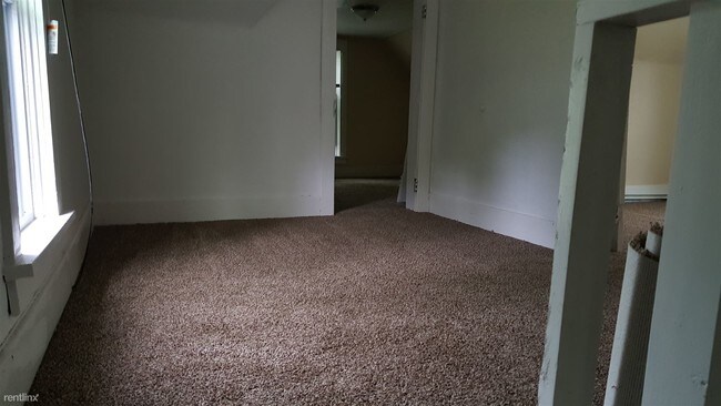 Foto del edificio - 4 br, 1 bath House - 451 Boon St