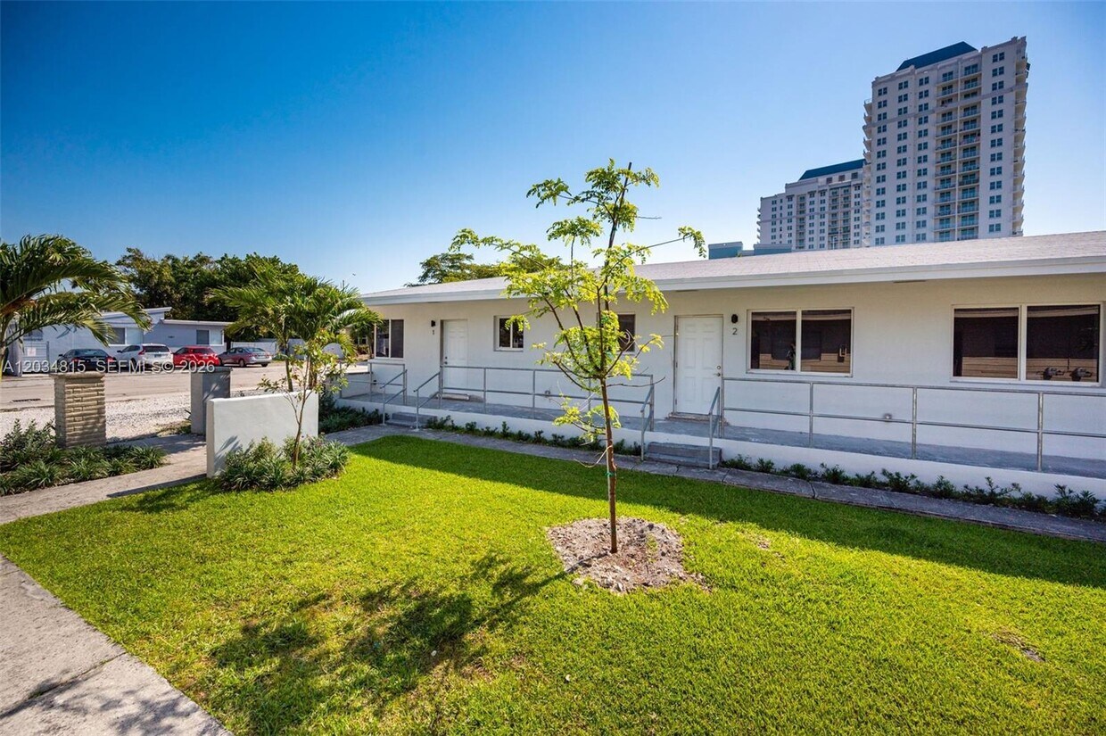 Foto del edificio - 1080 NE 80th St