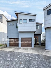 Building Photo - 118A Fern Ave