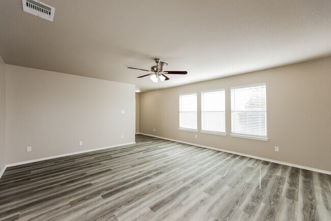 Foto del edificio - 11233 Forest Pass Ct