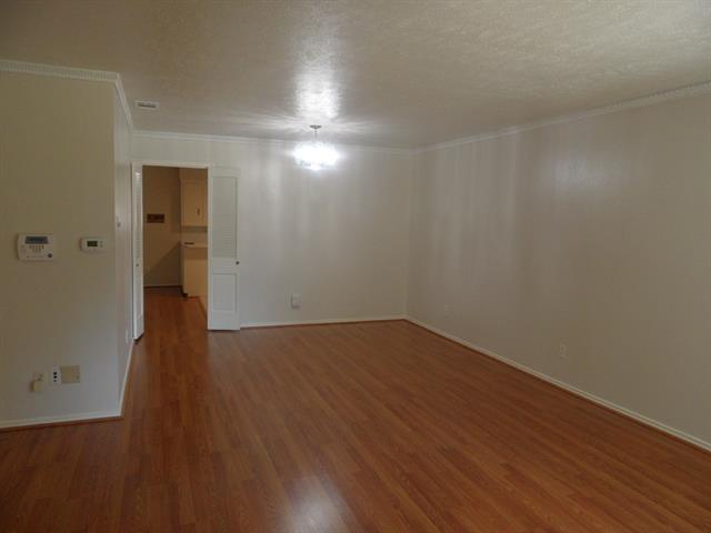 Building Photo - 7044 Kingsbury Dr