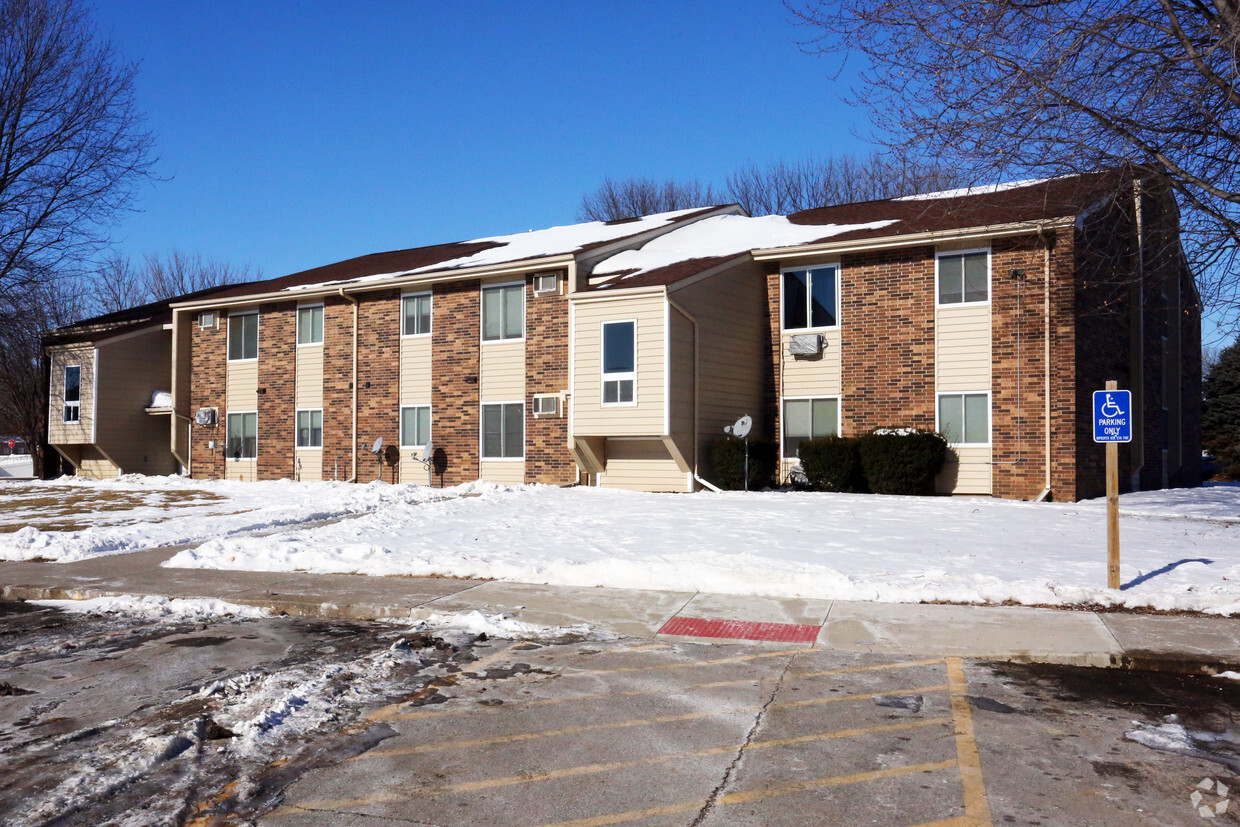 Primary Photo - Carlisle Park II Apartments