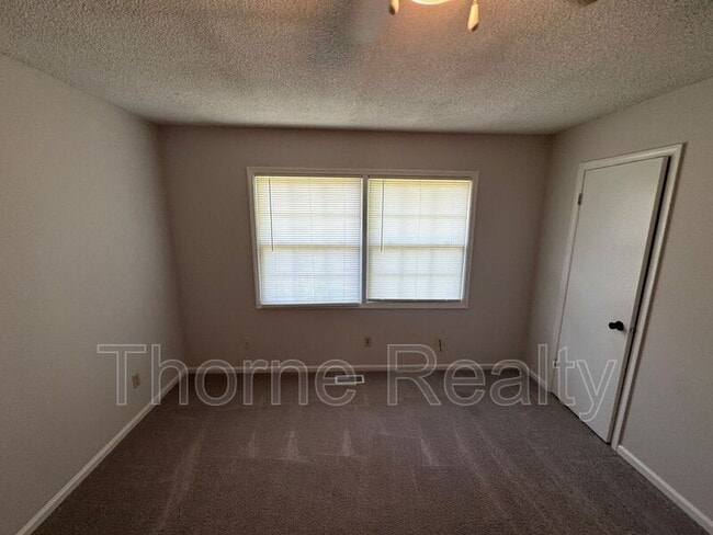 Building Photo - 610 S Boddie St