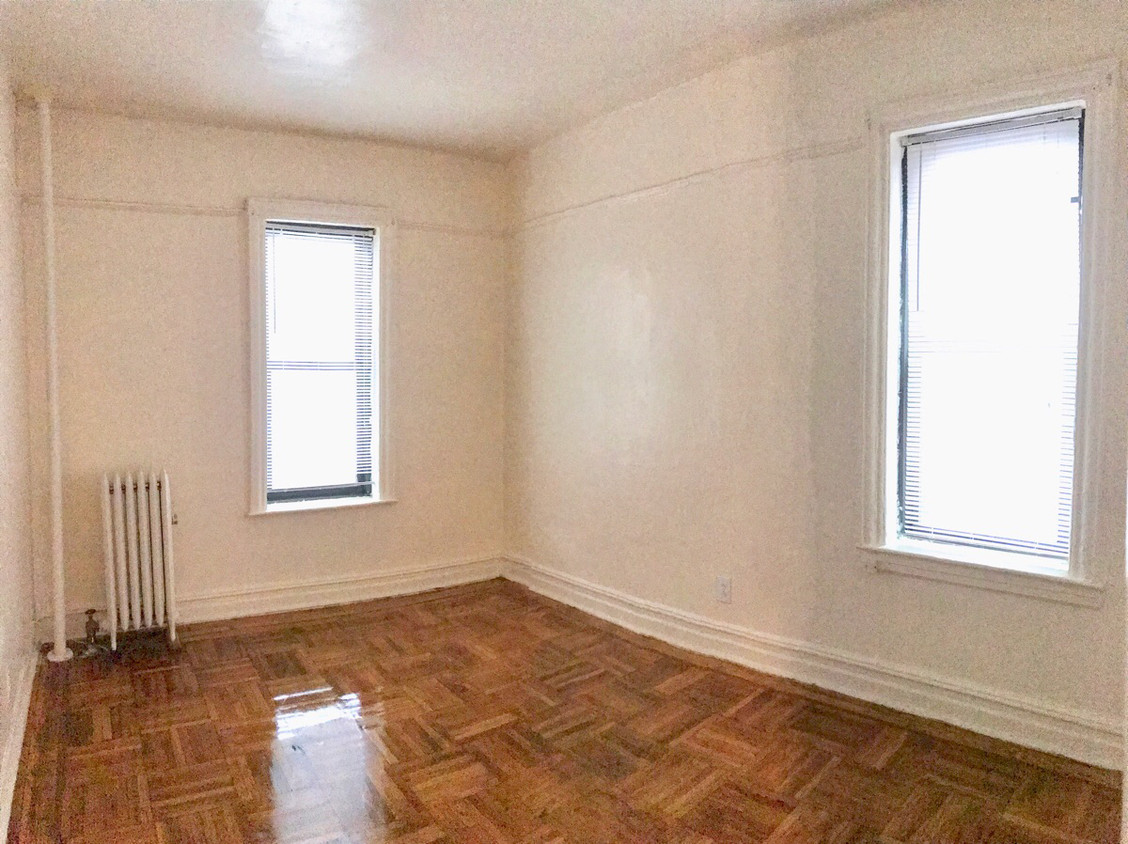 Primary Photo - 322 Rockaway Pkwy