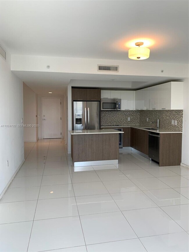 Foto del edificio - 5252 NW 85th Ave