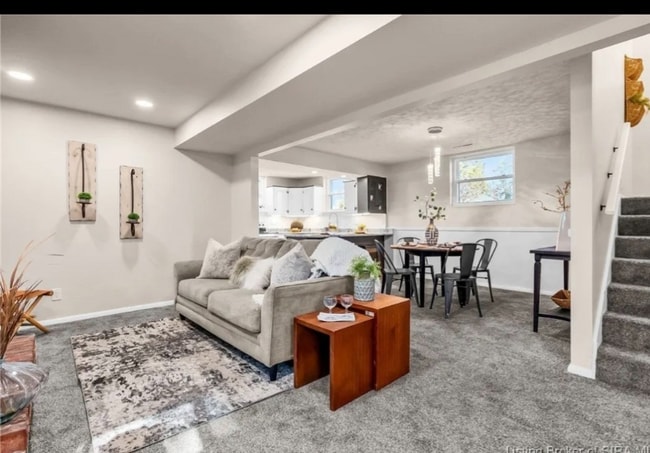 Photo - 613 Cherokee Dr House