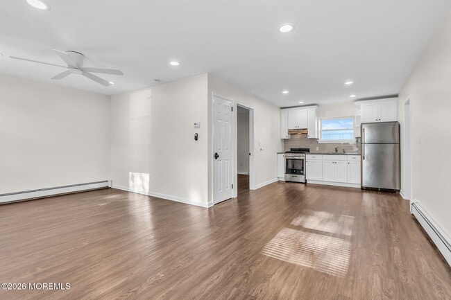 Building Photo - 1411 3rd Ave