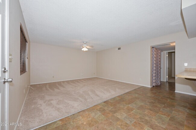 Foto del edificio - 1262 N 84th Pl