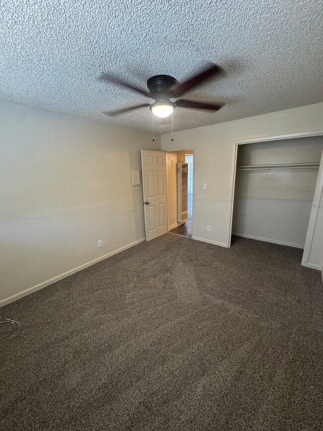 Building Photo - 3254 E Olive Ave