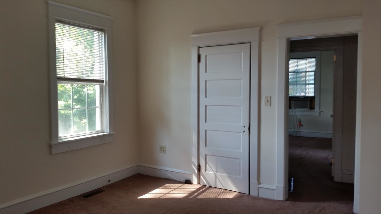 Primary Photo - 322 N Maryland Ave
