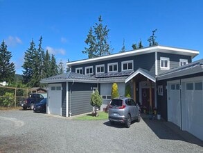 Building Photo - 3260 Leveau Ln
