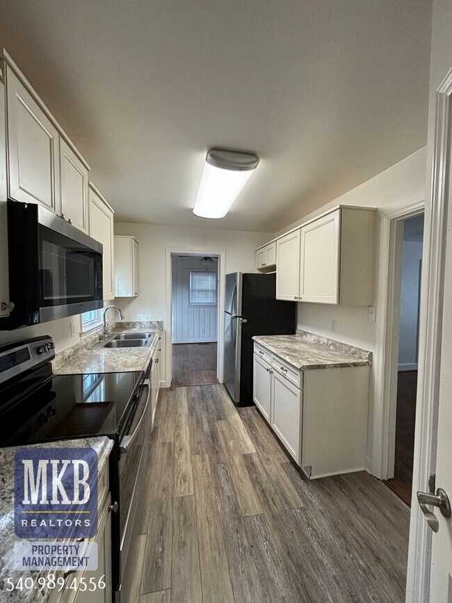Building Photo - Charming Ranch in SW City