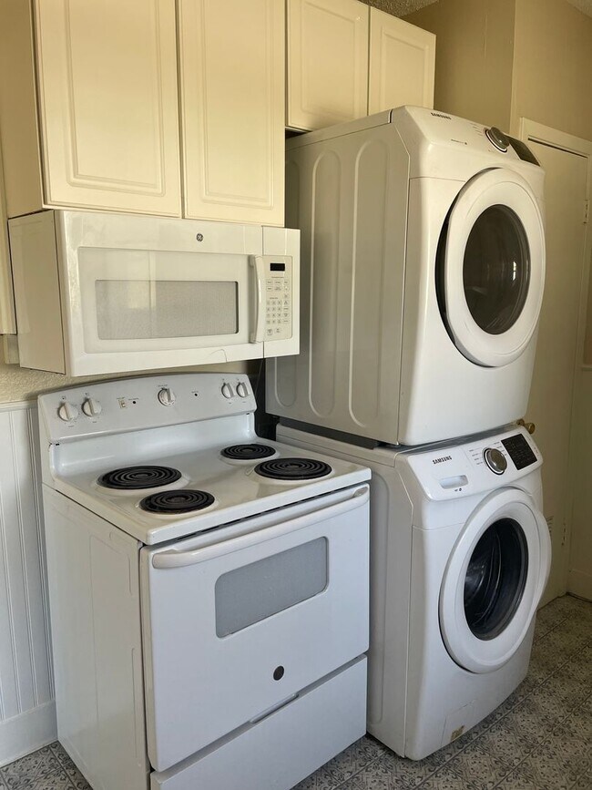 Foto del edificio - UPDATED!  3 BED, 1 BATH!