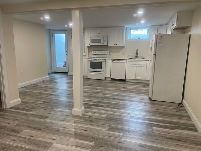 Building Photo - 62 Silverleaf Ln