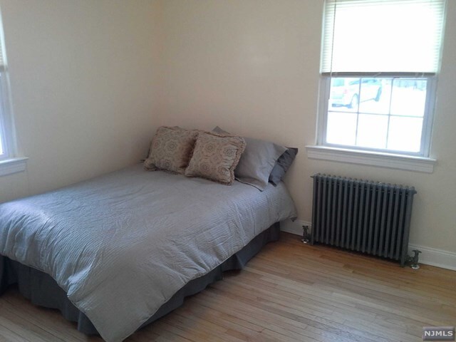 Building Photo - 150 6th St