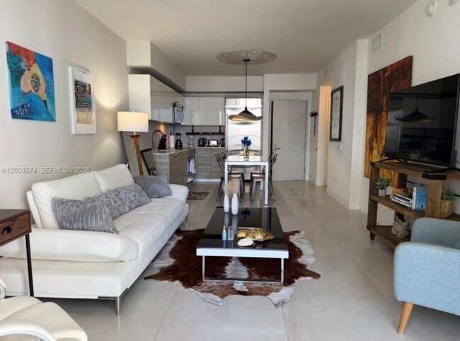 Foto del edificio - 1300 Brickell Bay Dr