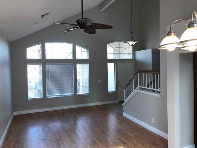 Building Photo - 1529 Santa Rosalia
