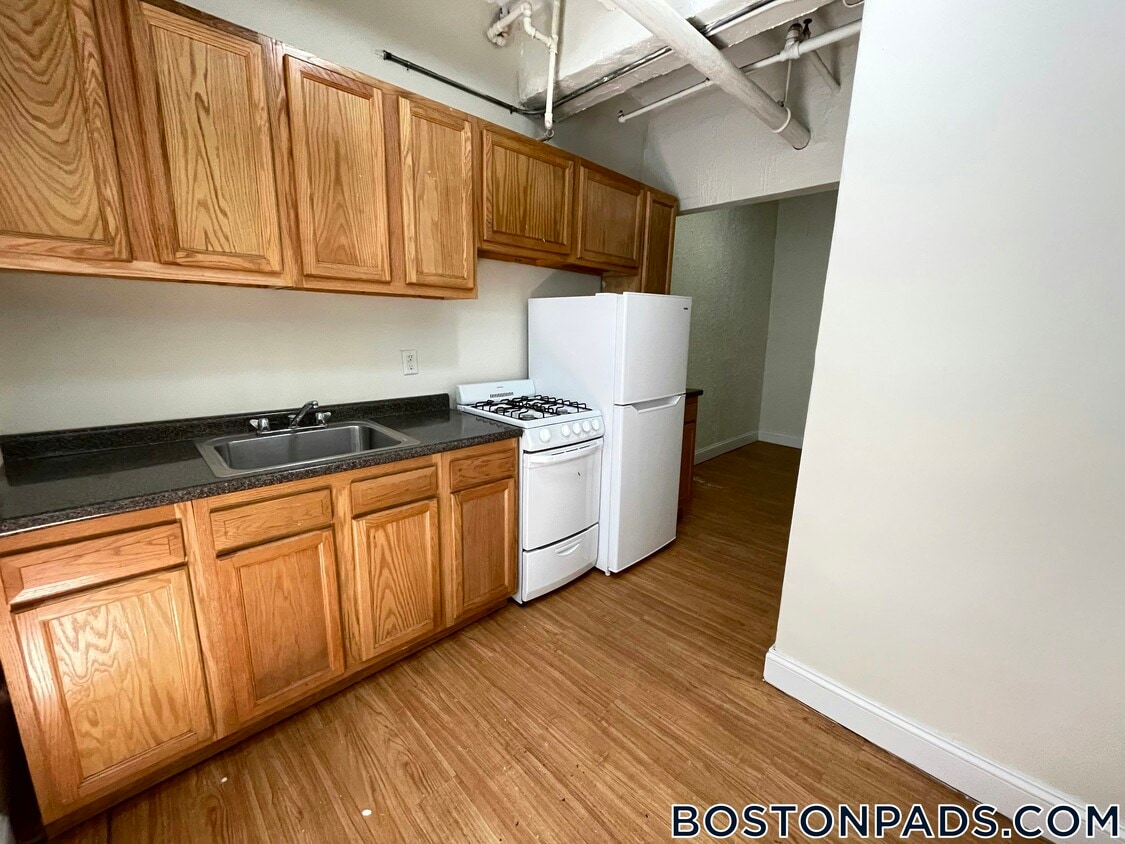 Primary Photo - 1185 Boylston St