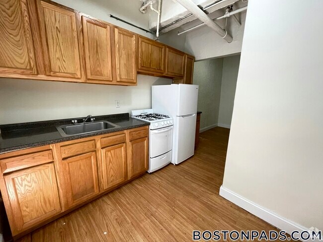 Building Photo - 1185 Boylston St