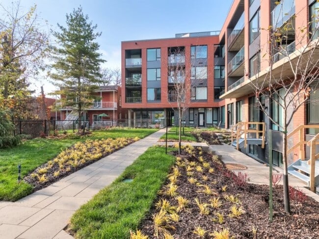 Photo du bâtiment - Erin Condos Apartments