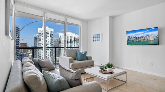 Building Photo - 475 Brickell Ave