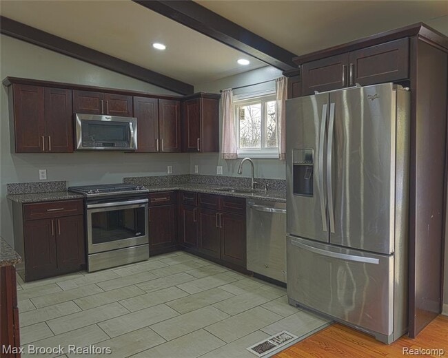 Building Photo - 23645 W Newell Cir